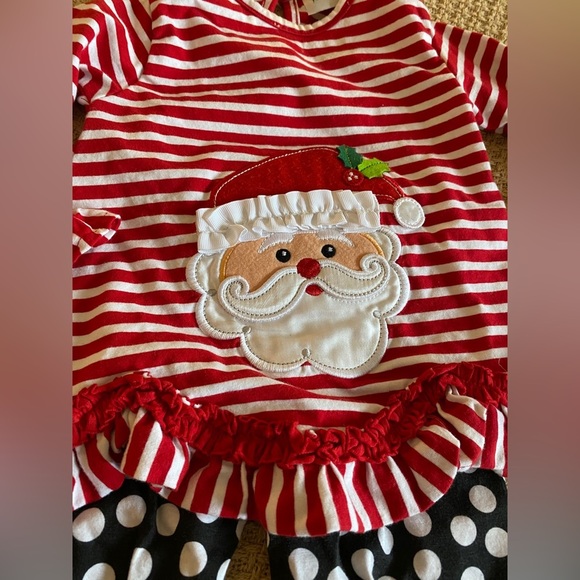 Holiday Outfit! Infant Christmas Outfit Santa Clause Size 18 months - Picture 3 of 6